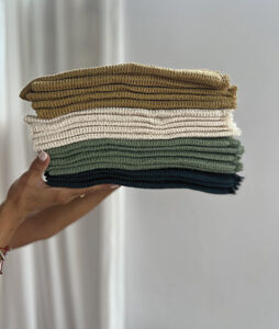 Clásica – Paños nido con flecos x3 (Crudo / Avellana / Gris)