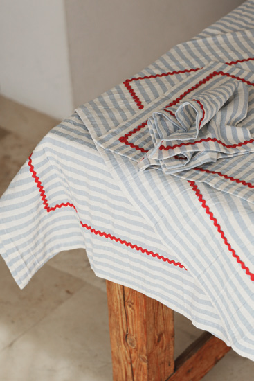 Intervención – Mantel Capri